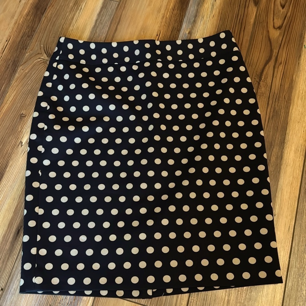 Ann Taylor Loft black skirt with tan polka dots 6P